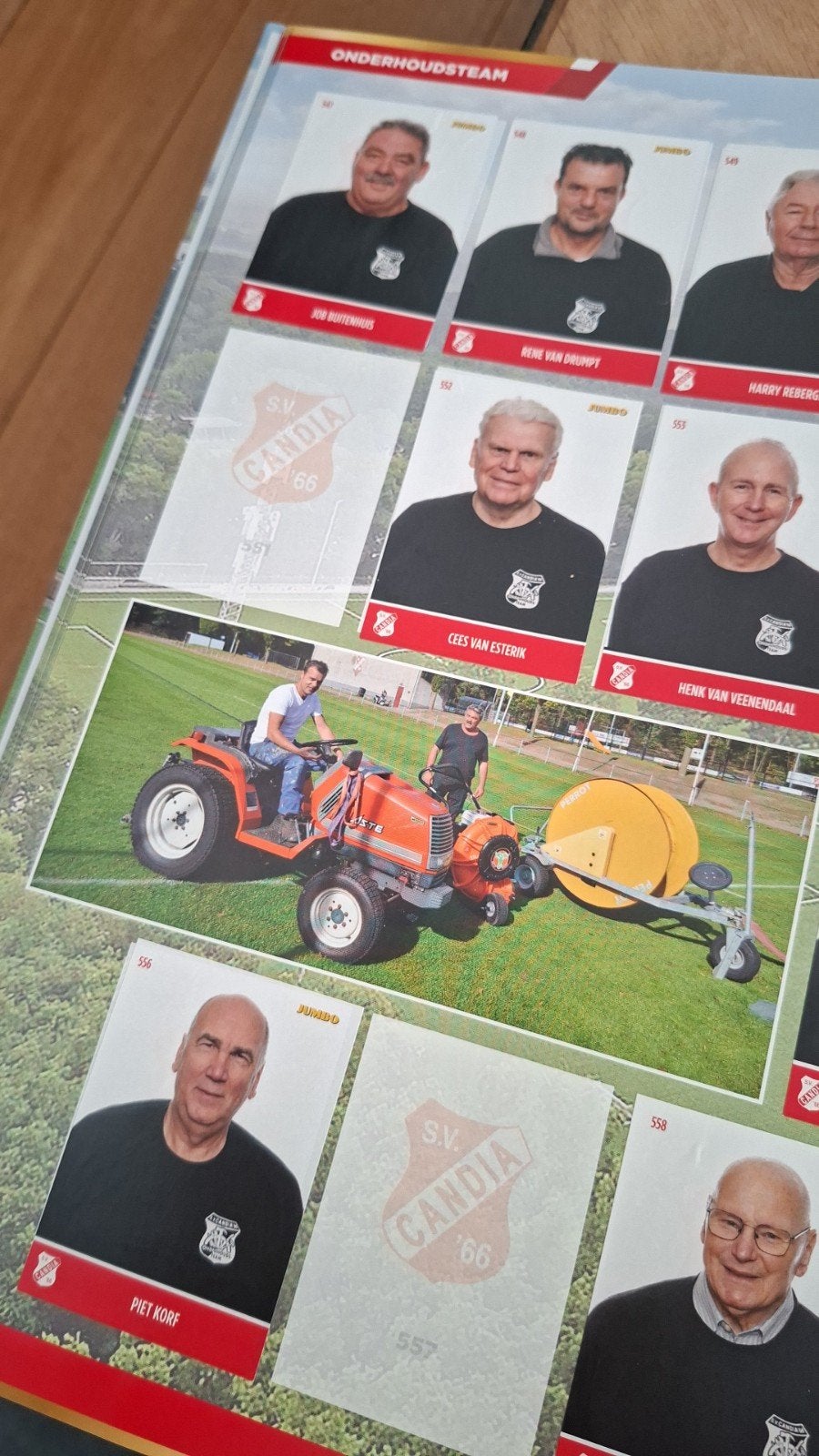Gezocht: candia voetbal plaatjes 551 en 557, Ophalen of Verzenden