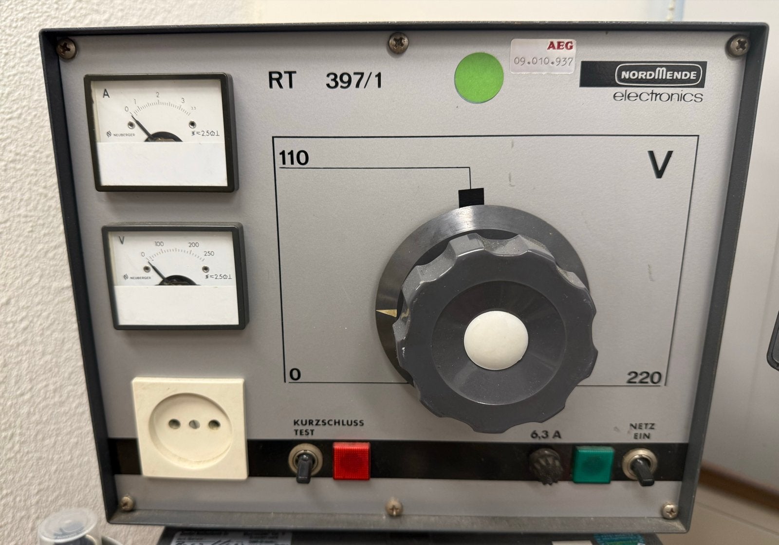 Nordmende Electronics RT 397/1 Variabele Voeding, Ophalen, Gebruikt