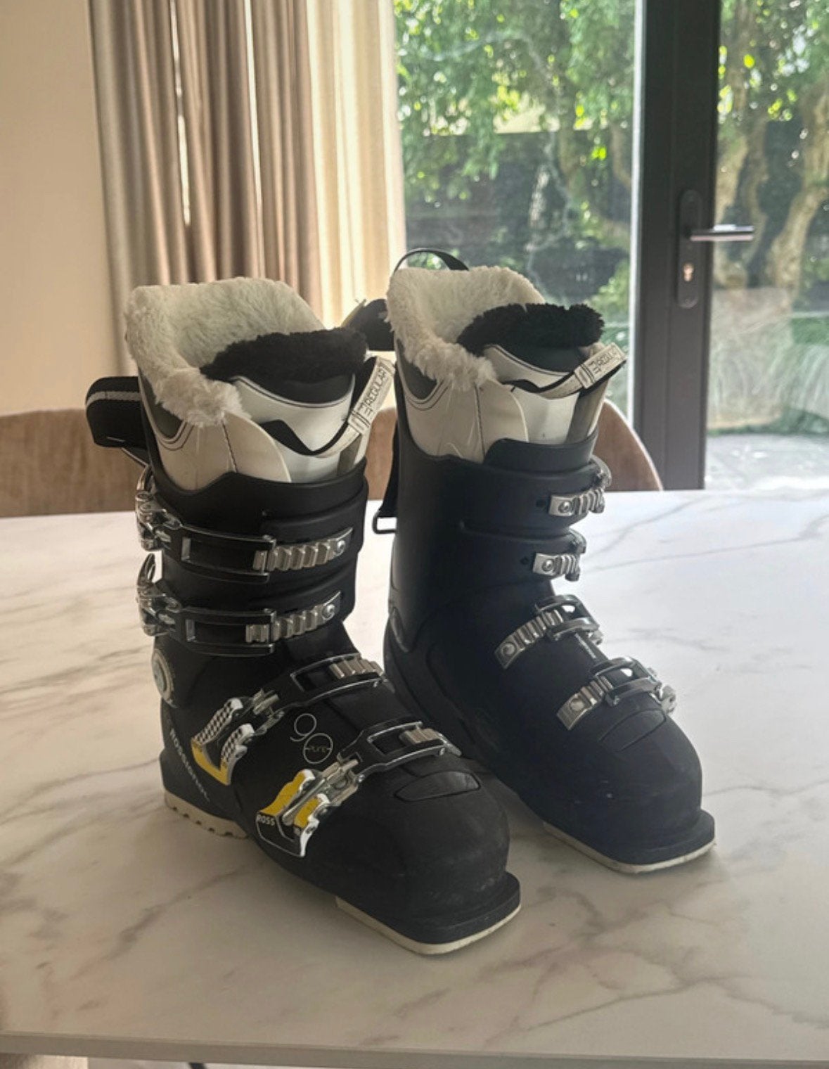 Dames rosignol ski schoenen 288mm, Ophalen, Zo goed als nieuw