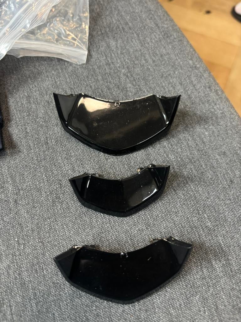 Vespa sprint grill kapjes (2018) model, Ophalen
