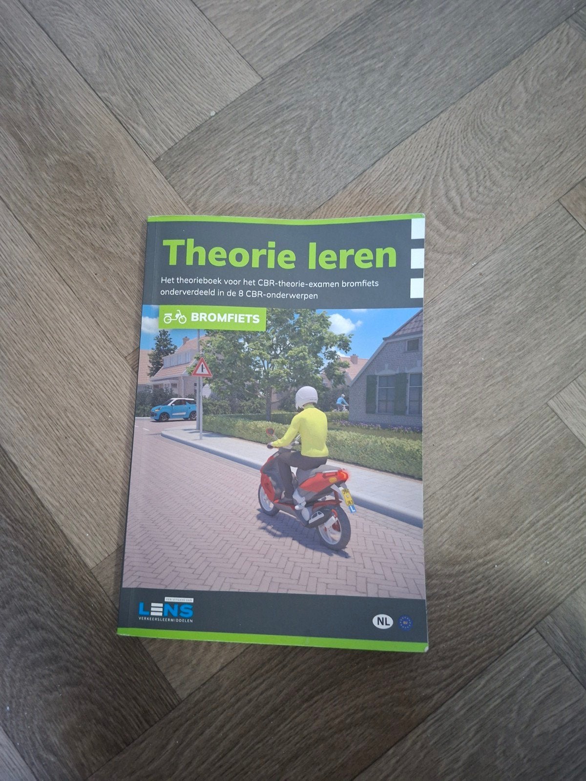 Theorieboek rijbewijs bromfiets - CBR theorie-examen, Boeken, Ophalen of Verzenden, Zo goed als nieuw, Overige niveaus