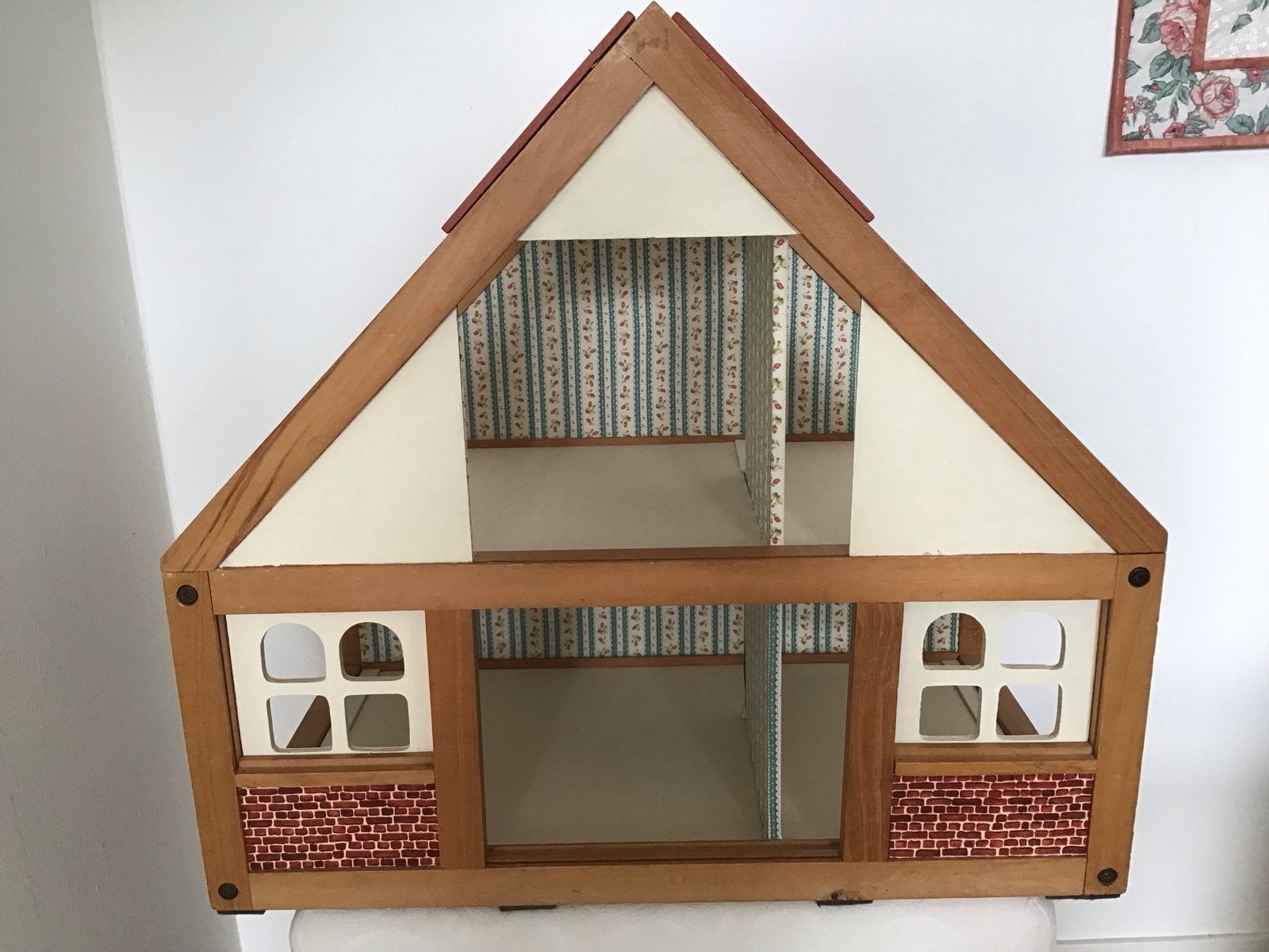 Houten Poppenhuis met Sylvanian Familie en Meubels, Ophalen, Gebruikt, Poppenhuis