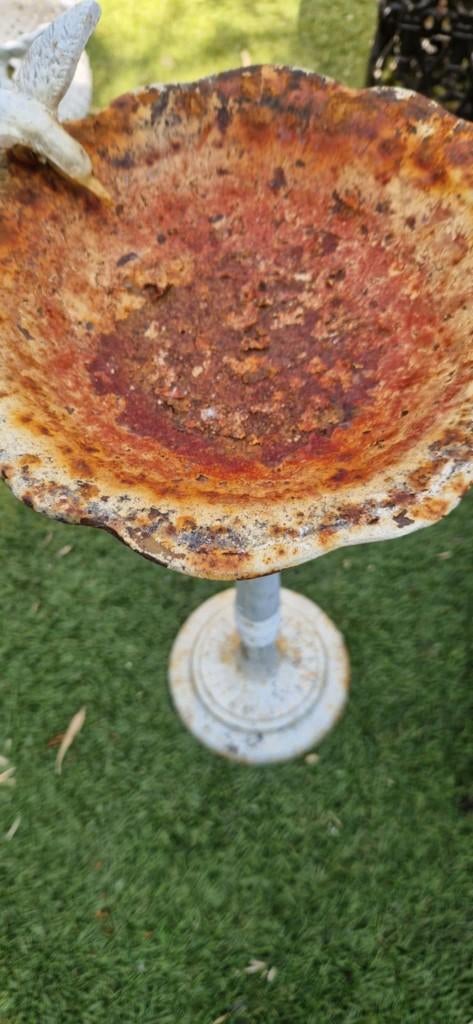 Sierlijk gietijzeren vogelbad op standaard (brocante), Ophalen of Verzenden, Gebruikt
