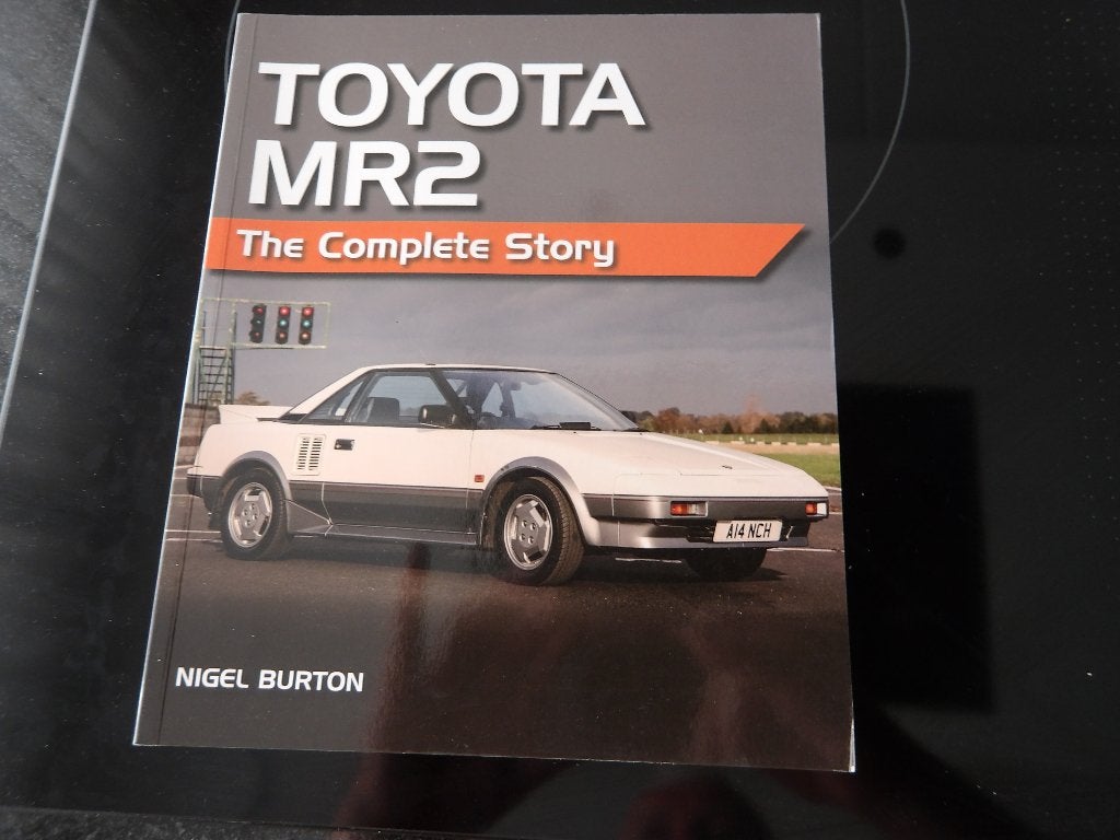 Toyota MR2: The Complete Story - Boek door Nigel Burton, Boeken, Toyota, Zo goed als nieuw, Verzenden, Nigel Burton