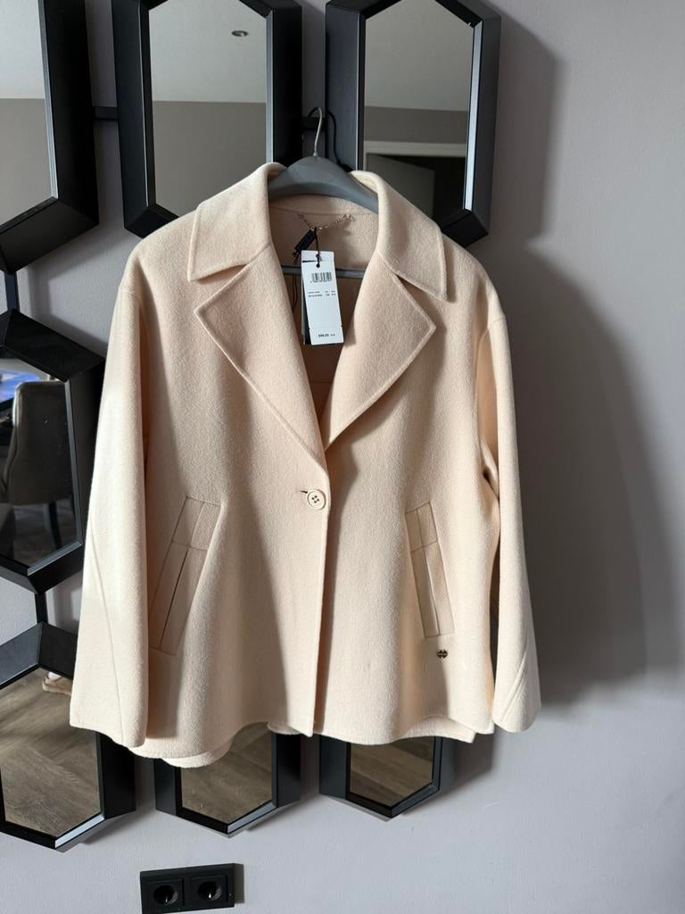 Nieuwe Marc Cain outsoor jacket maat 6(44), Ophalen of Verzenden, Nieuw, Maat 42/44 (L), Zwart