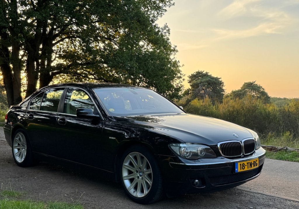 BMW 7-Serie 4.0 I 740 AUT 2006 Zwart, Auto's, Automaat, Dealer onderhouden, Achterwielaandrijving, 4000 cc