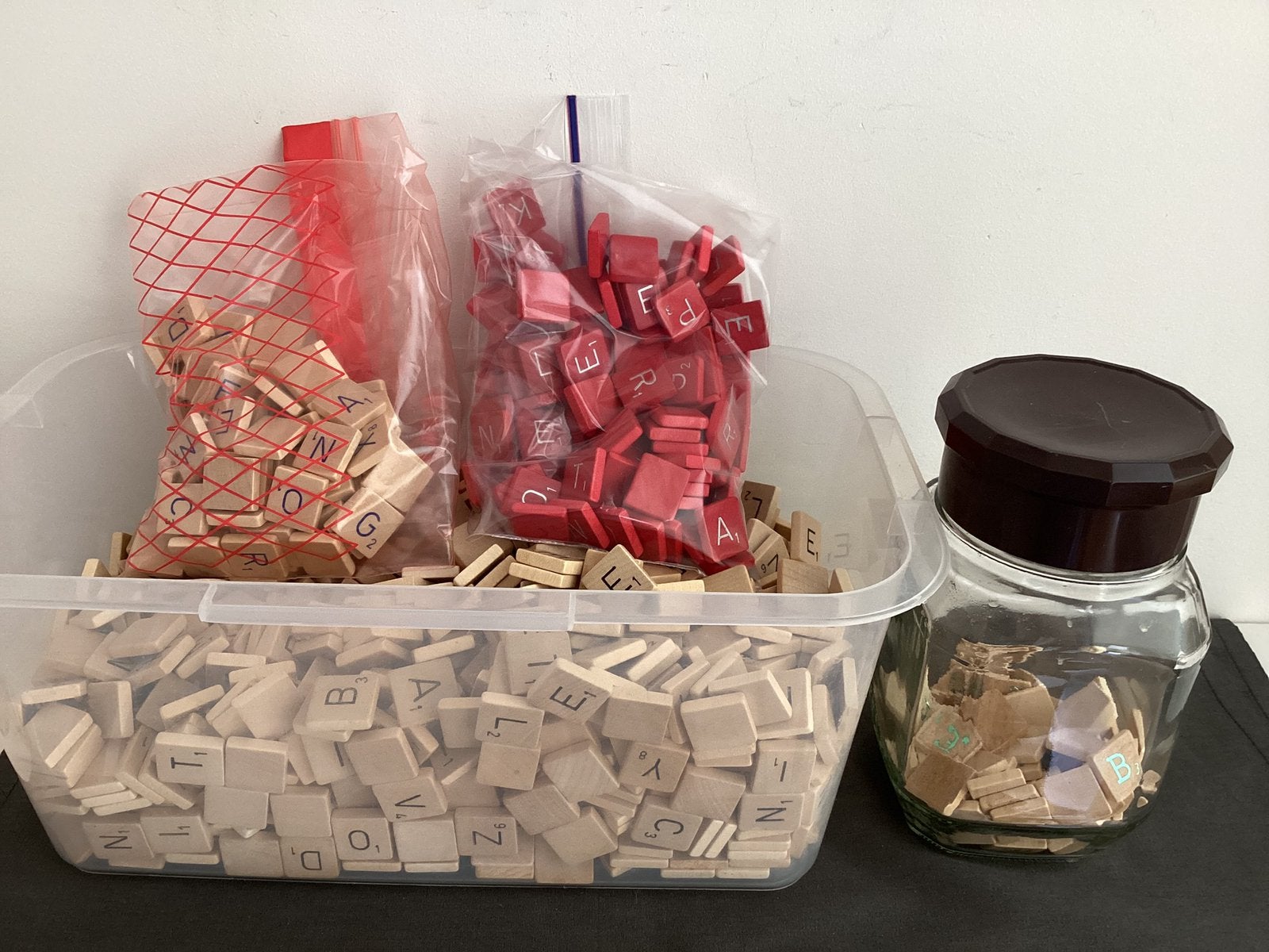 Ca 1900 houten Scrabble letters, Ophalen of Verzenden, Zo goed als nieuw