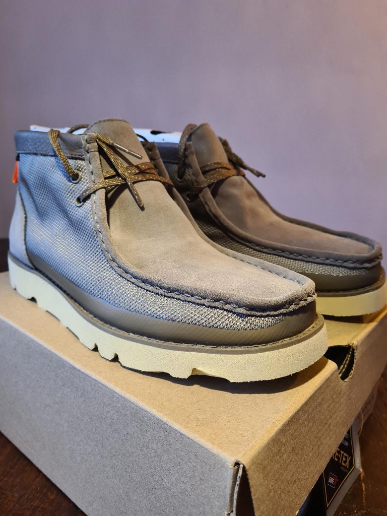 Clarks Originals Wallabee 2.0 GORE-TEX - Grey Maat 41.5, Ophalen, Overige kleuren, Boots, Nieuw