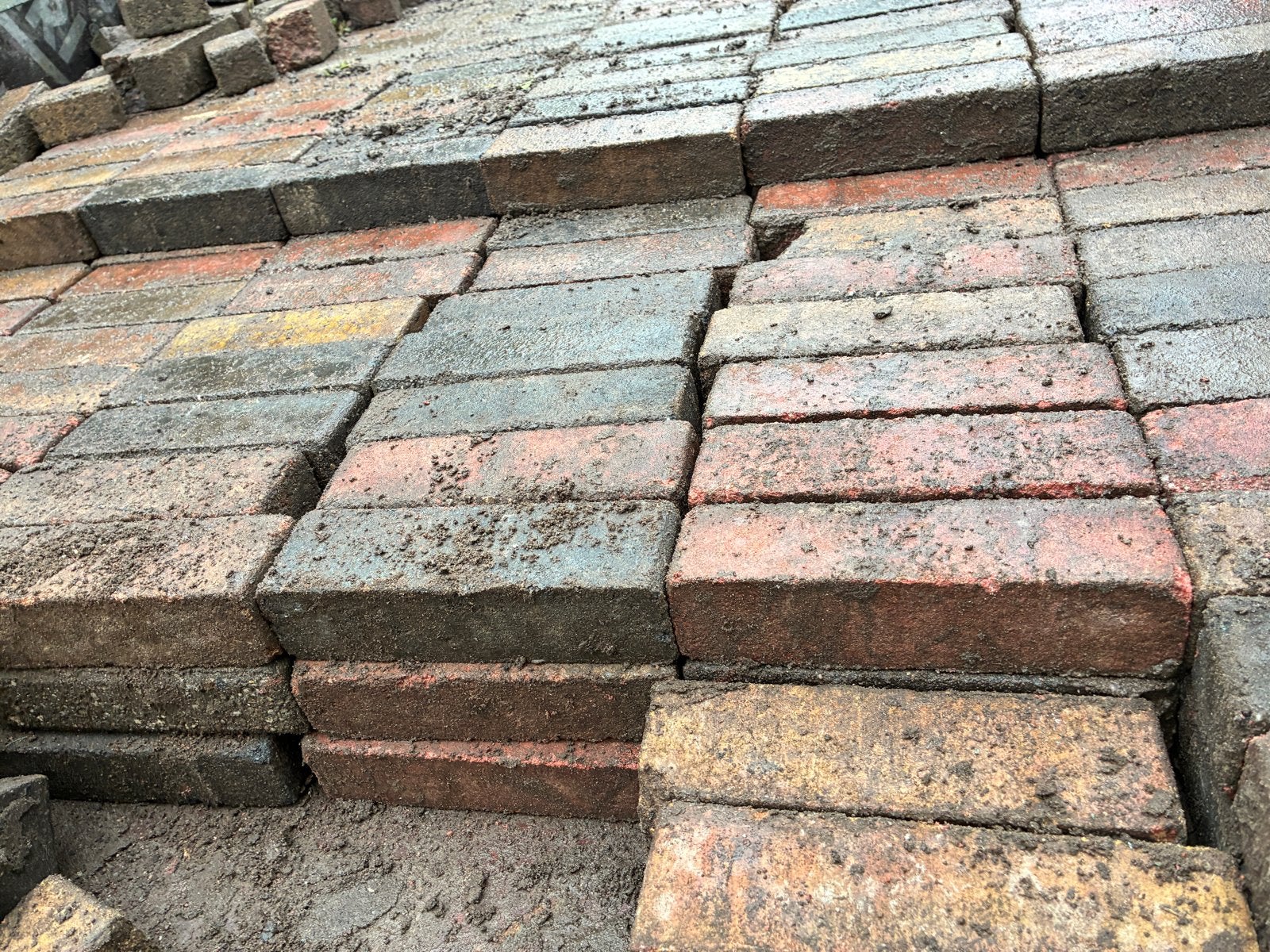 Gratis tuinklinkers in verschillende kleuren - 20x5x6 cm, Ophalen, Overige materialen, Gebruikt, Minder dan 20 cm