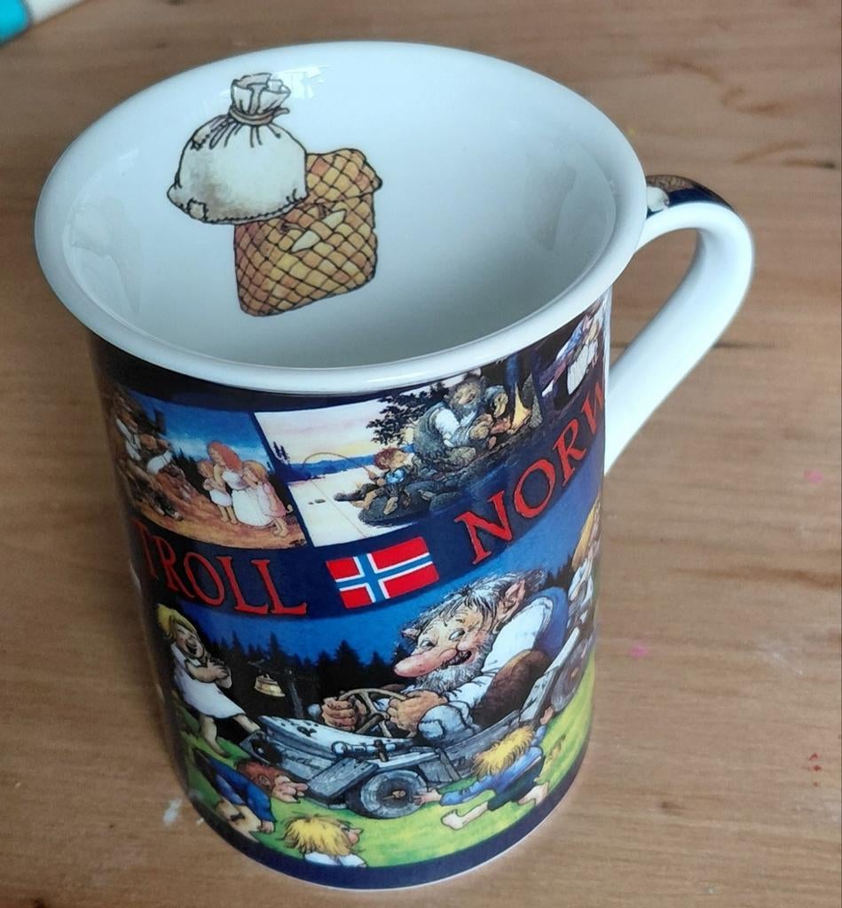 1 mok Troll Noorwegen, Ophalen of Verzenden, Zo goed als nieuw, Overige stijlen, Kop(pen) en/of Schotel(s)