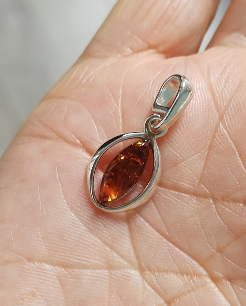 925 zilveren hanger met natuurlijke Barnsteen(Amber), O.T., Nieuw, Oranje, Ophalen of Verzenden
