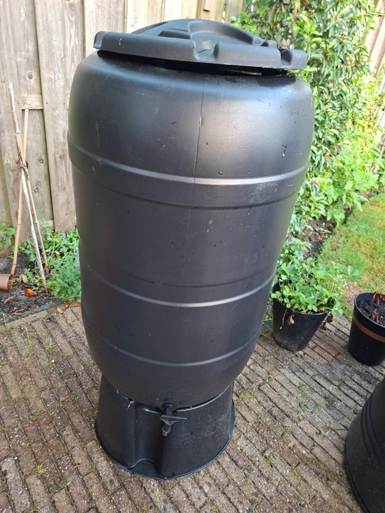 Regenton 210 liter met standaard - overcompleet, Tuin en Terras, Regentonnen, Ophalen, Kunststof, Met kraantje, 150 liter of meer