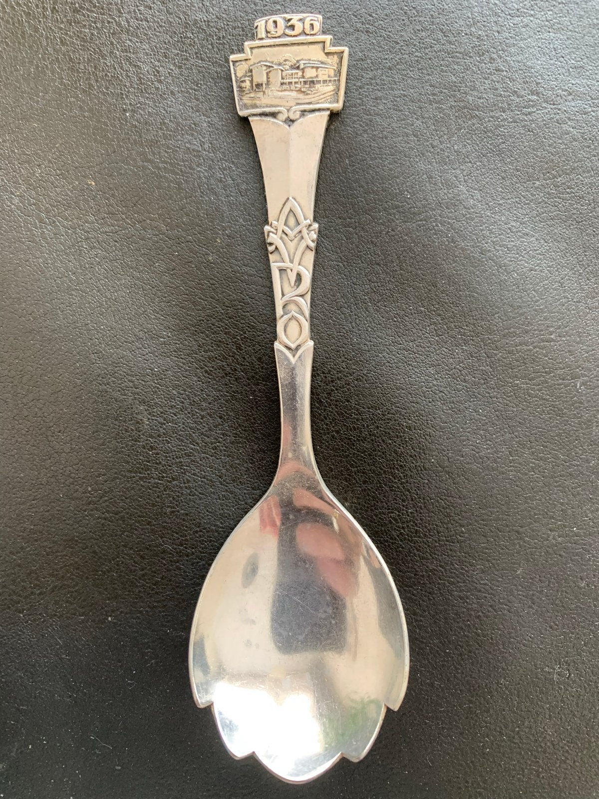 Verzilverde AVRO lepel uit 1936, ca. 12 cm, Ophalen of Verzenden