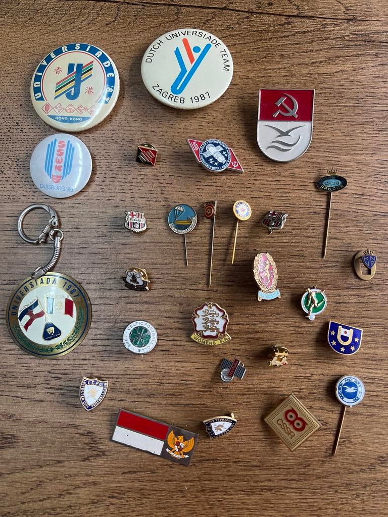 Speldjes en Buttons sportgerelateerd jaren 70-80, Ophalen of Verzenden, Gebruikt, Overige onderwerpen, Button