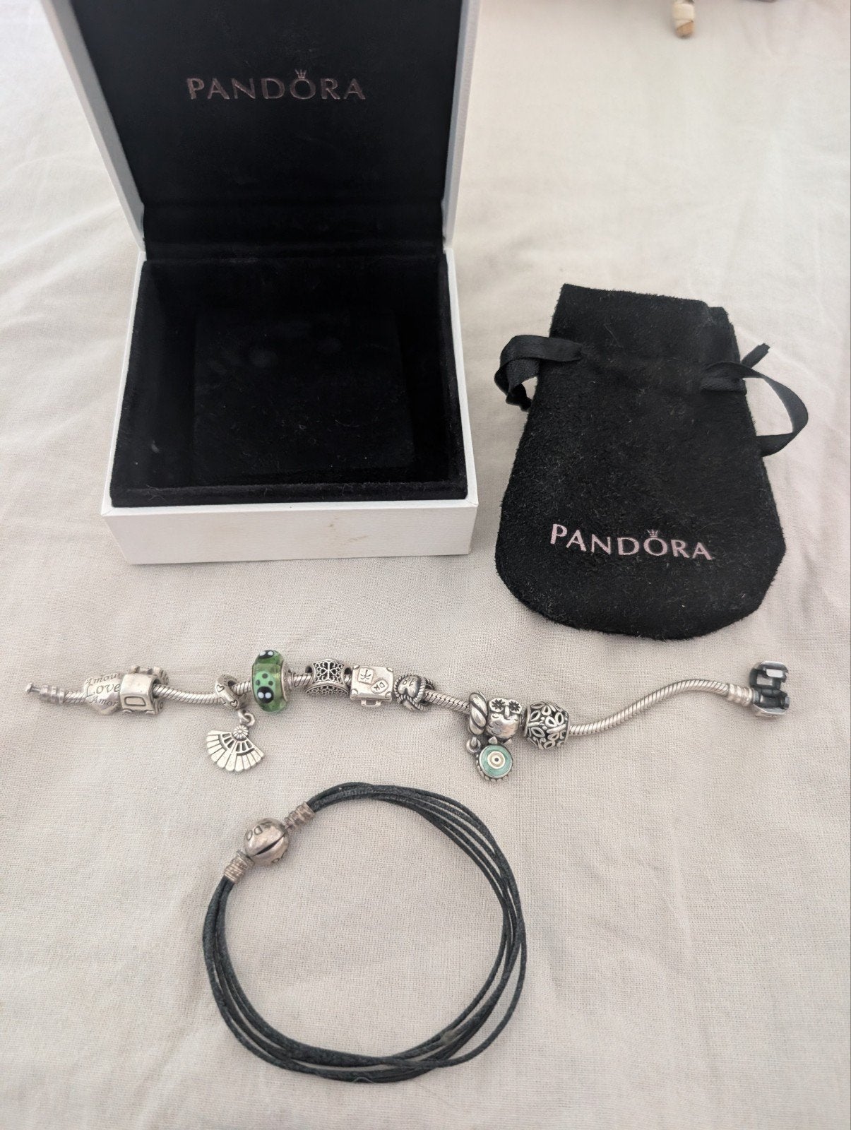 Pandora Armbanden Set: Zilver & Leder met 10 Bedels, Gebruikt, Zilver, Zilver, Met bedels of kralen