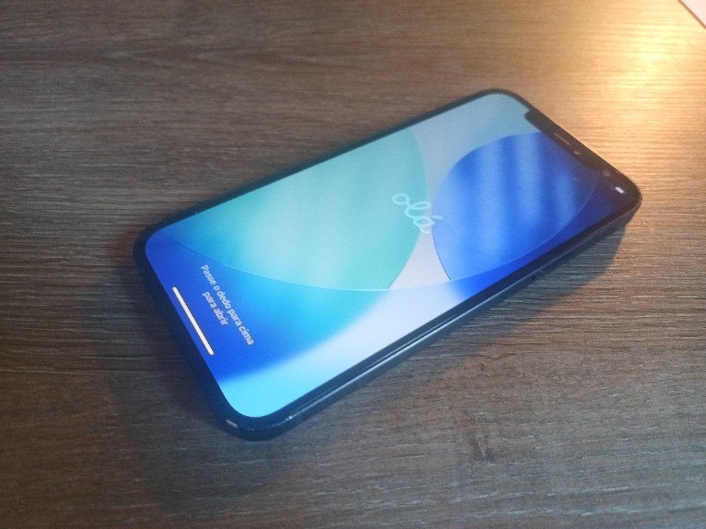 Apple iPhone 12 — 64 GB — Zwart (Gebruikt)
