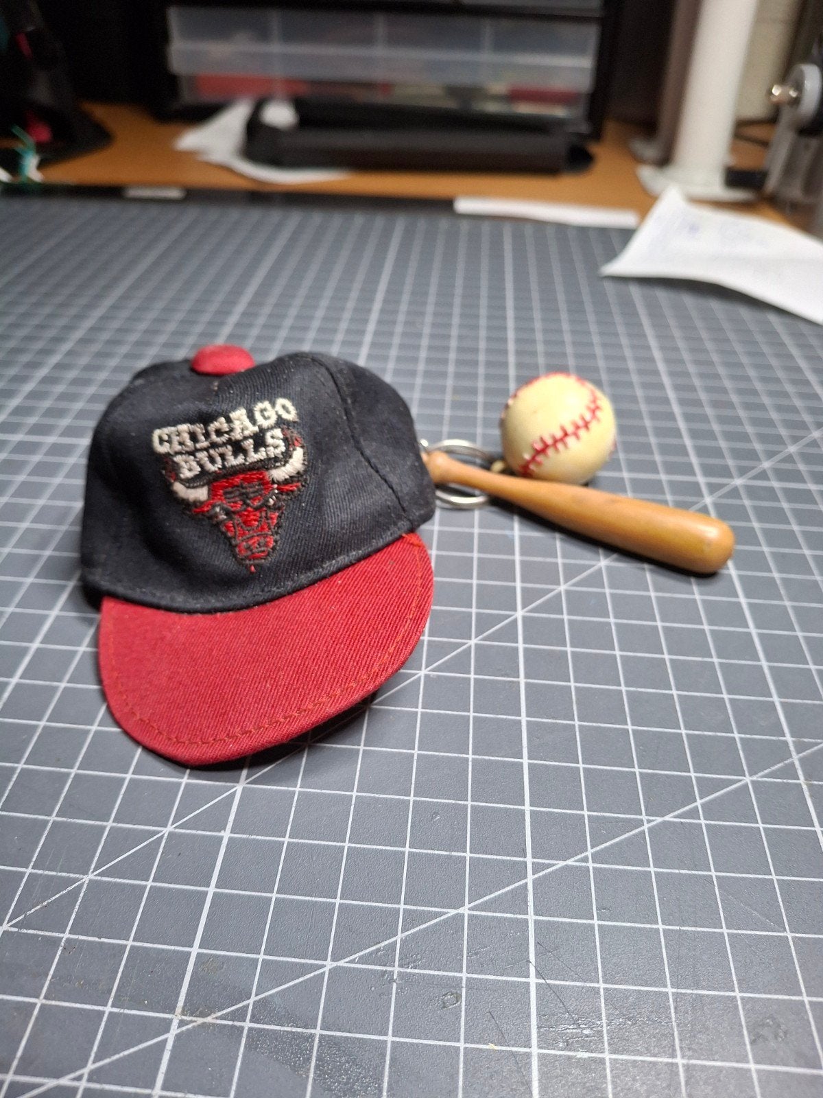 Sleutelhanger van chicago buls met slag wapen, Sport en Fitness, Honkbal en Softbal, Ophalen