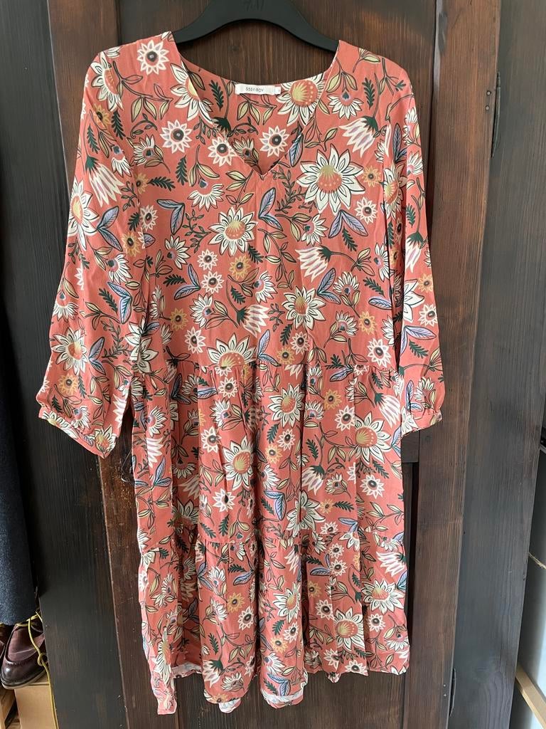 Roze soepelvallend jurkje met bloemmotief van Sissy Boy mt S, Ophalen of Verzenden, Zo goed als nieuw, Roze, Maat 36 (S)