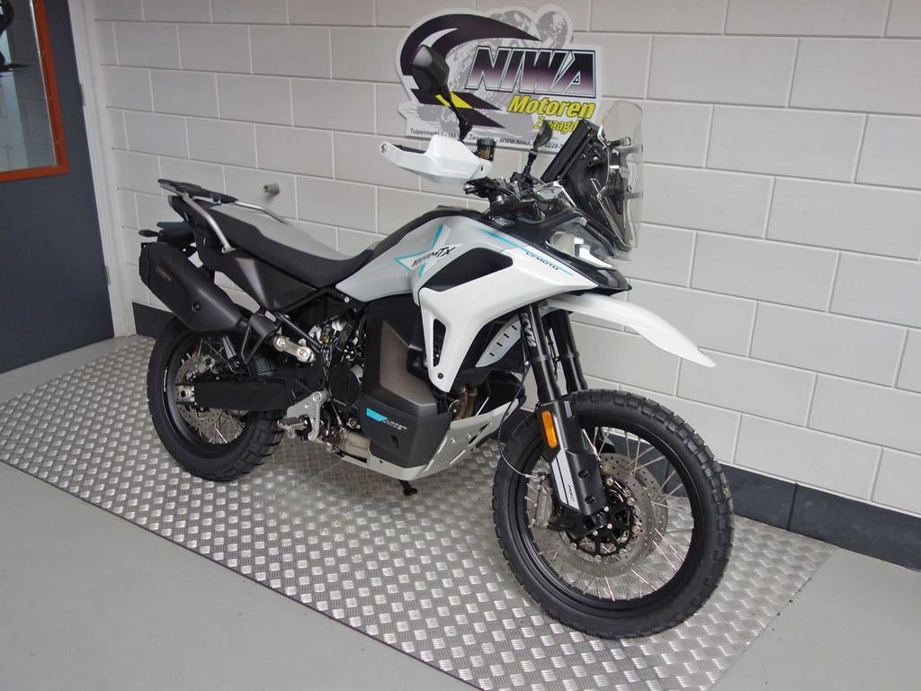CFMOTO 1000 MT-X, 2 cilinders, Motorrijbewijs A, Bedrijf, Onbekend