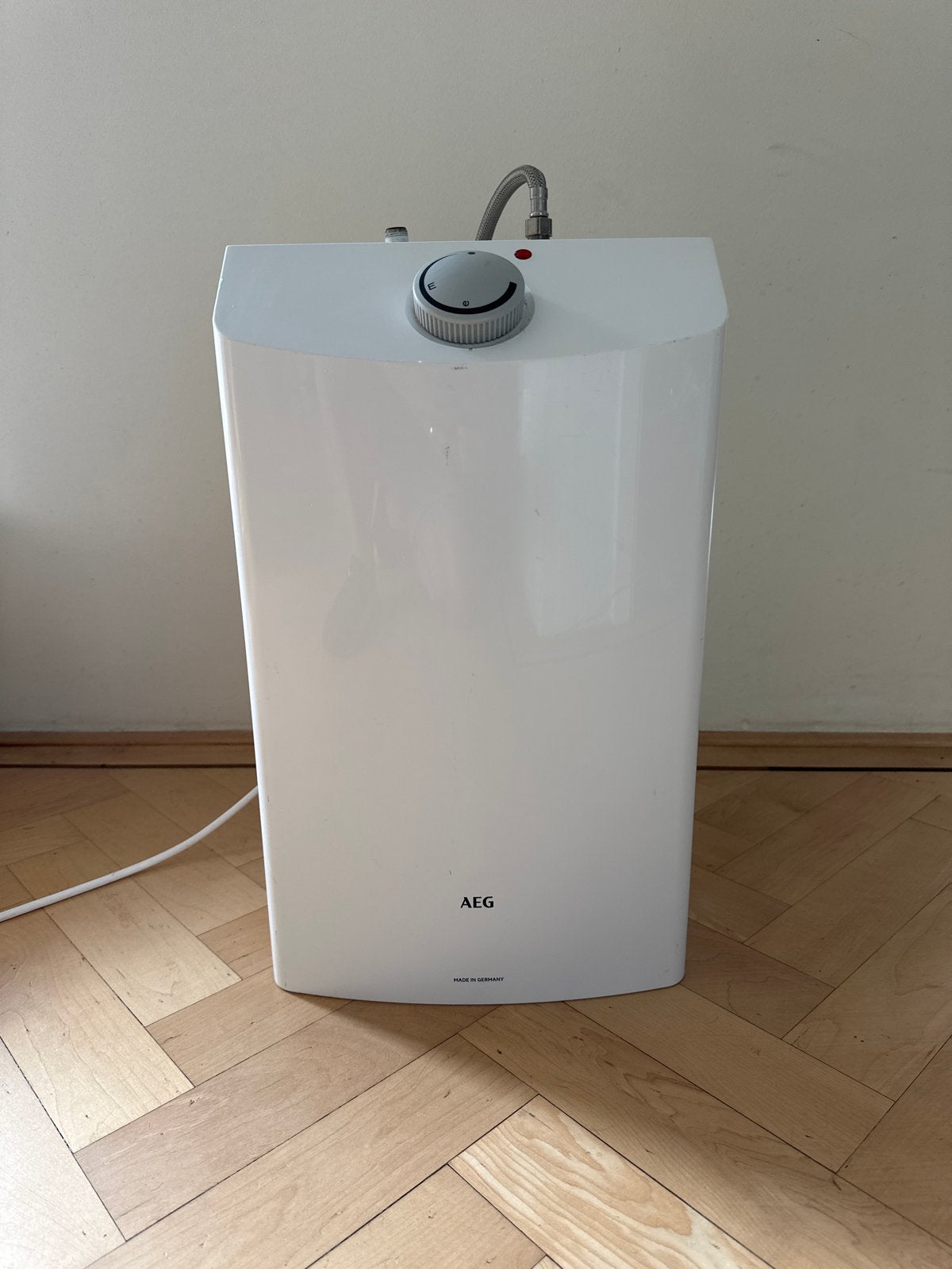 AEG EWH 10 mini U close-in boiler met aansluitset, Ophalen, Minder dan 85 cm, Nieuw, Inbouw