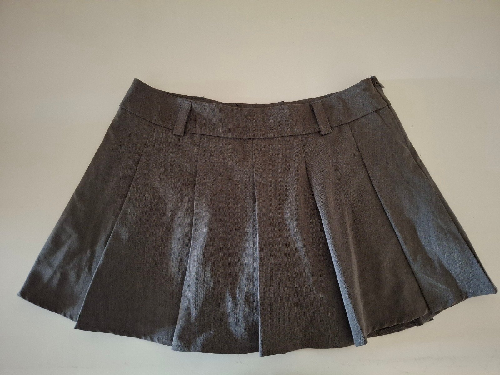 Trendy grijs geplooid rokje met ingebouwde shorts, maat M, Kleding | Dames, Rokken, Maat 38/40 (M), Ophalen of Verzenden, Zo goed als nieuw