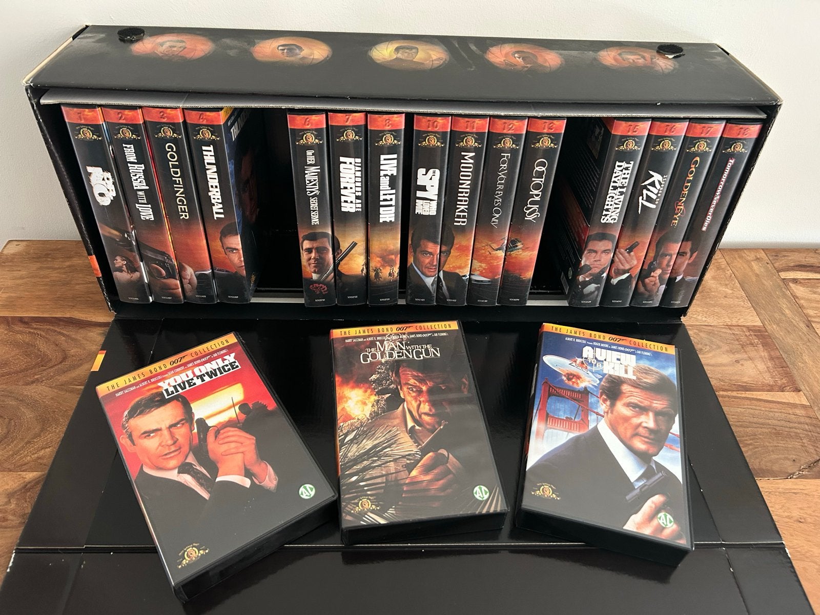 James Bond 007 Collection VHS - 18 films, Cd's en Dvd's, VHS | Film, Ophalen of Verzenden, Actie en Avontuur, Vanaf 12 jaar, Gebruikt
