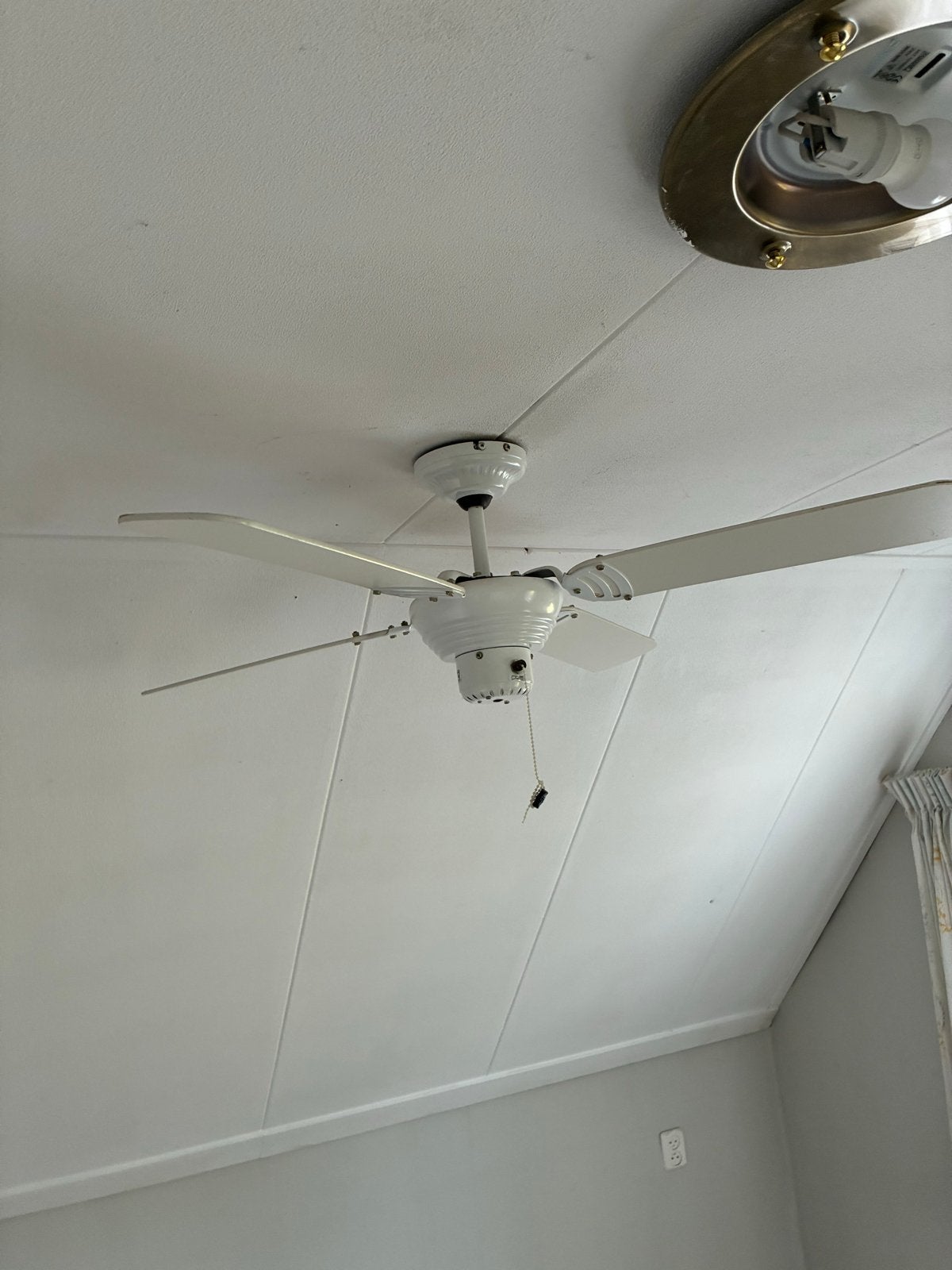 2 Plafondventilatoren - Wit en Zilver, Witgoed en Apparatuur, Ventilatoren, Ophalen of Verzenden, Gebruikt, Plafondventilator