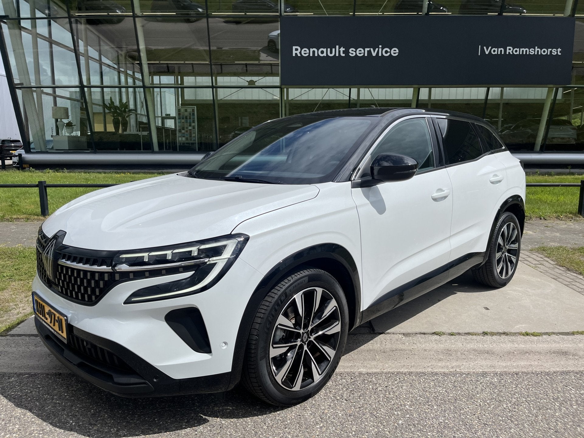 Renault Austral 1.2 E-Tech full hybrid 200PK Techno, Auto's, Renault, 12 maanden, Gebruikt, 1199 cc, Wit