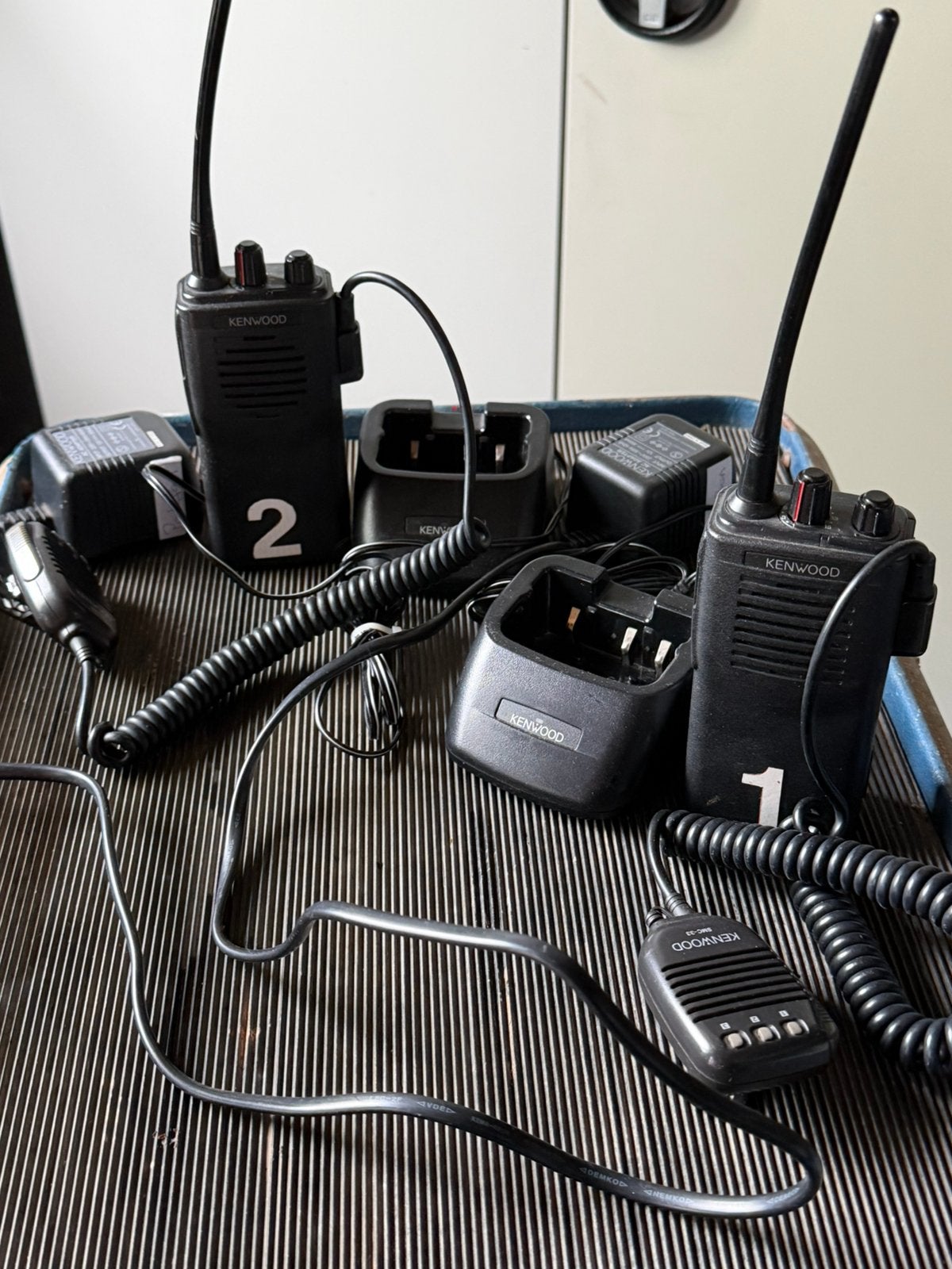 Kenwood Portofoons (2 stuks) - Accu's aan vervanging toe, Ophalen of Verzenden, Gebruikt, Portofoon of Walkie-talkie