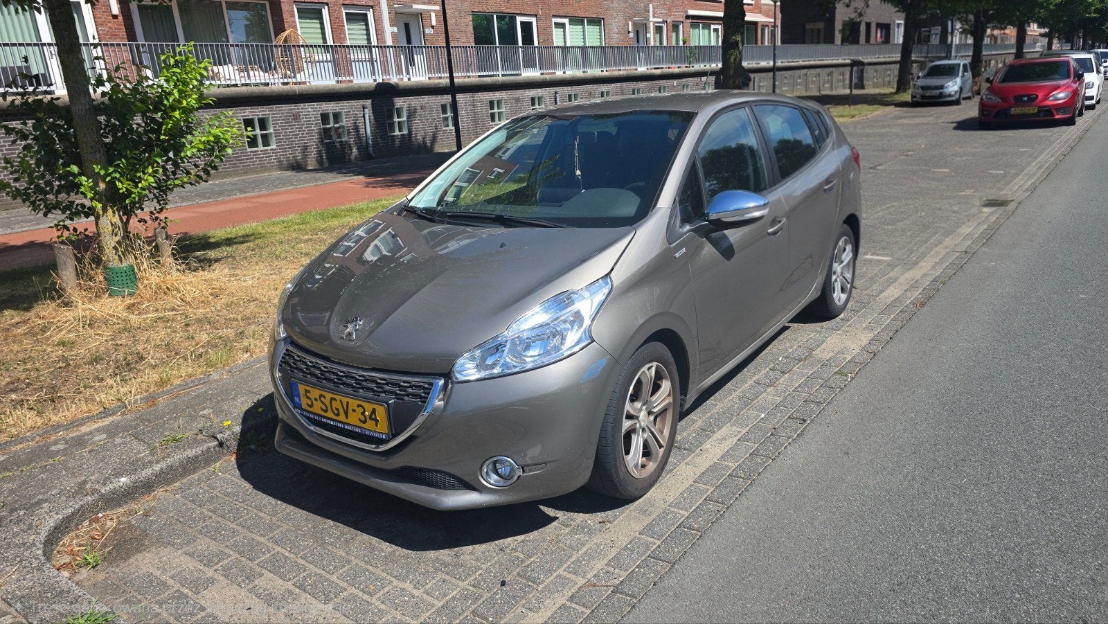 Peugeot 208 1.2 VTI 60KW/82PK 5-D 2013 Grijs, Auto's, Voorwielaandrijving, 31 €/maand, 1199 cc, Origineel Nederlands
