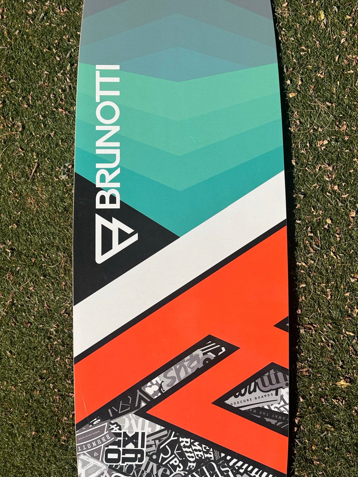 Brunotti Twintip Kiteboard 126 bij 38 goed voor kinderen, Watersport en Boten, Kitesurfen, Ophalen, Twintip, Kiteboard, Zo goed als nieuw