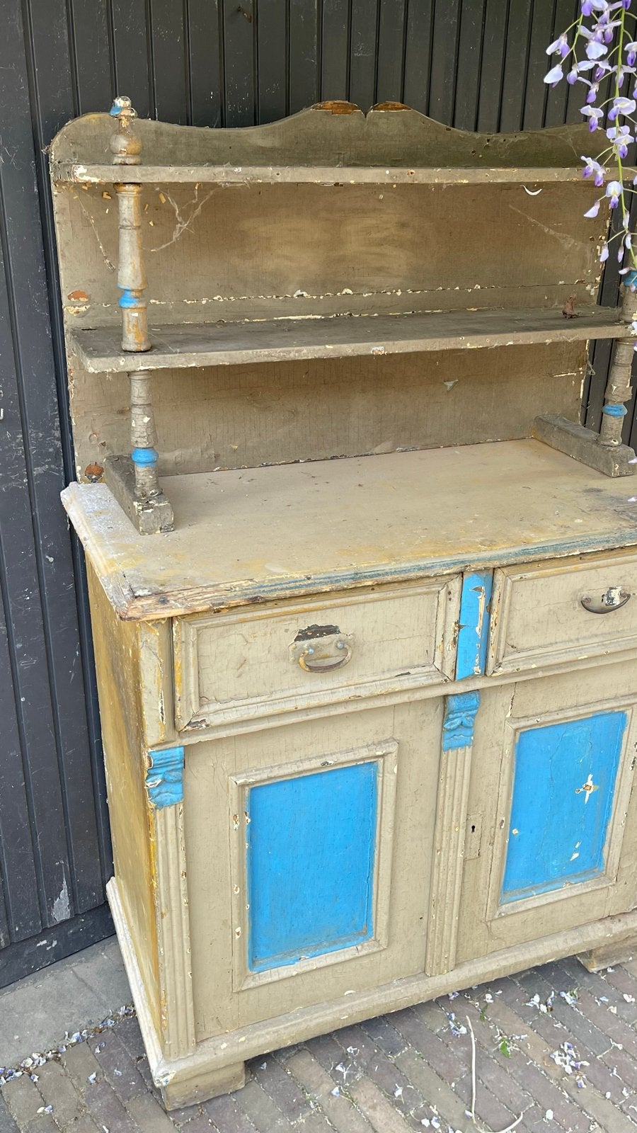 Foto 20 van BARNFIND: brocante kast/keukenkast/buffetkast/servieskast
