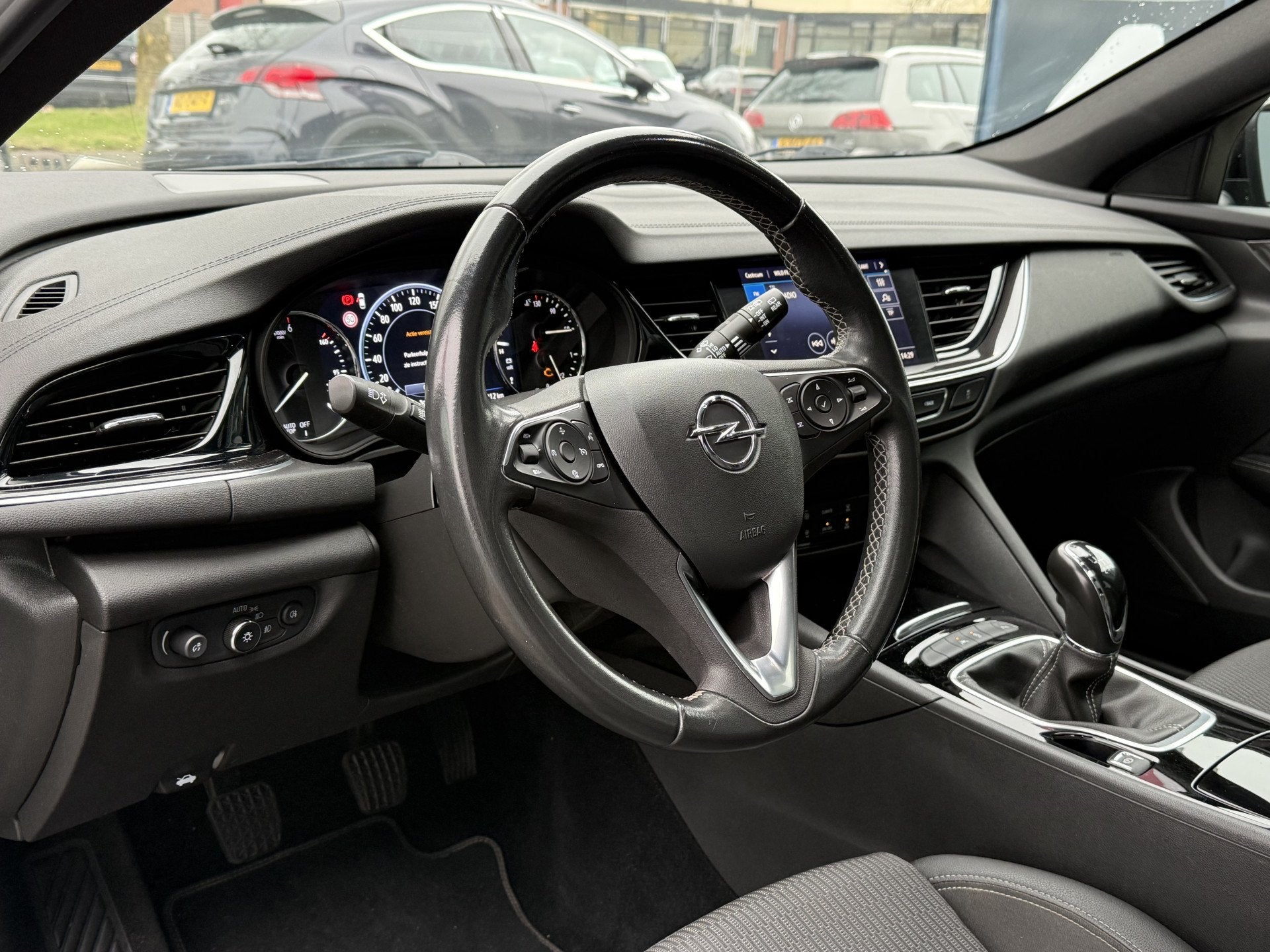 Opel Insignia Sports Tourer BWJ 2021 | 1.5 CDTI 123PK Busine, Auto's, Voorwielaandrijving, Gebruikt, Leder en Stof, Origineel Nederlands