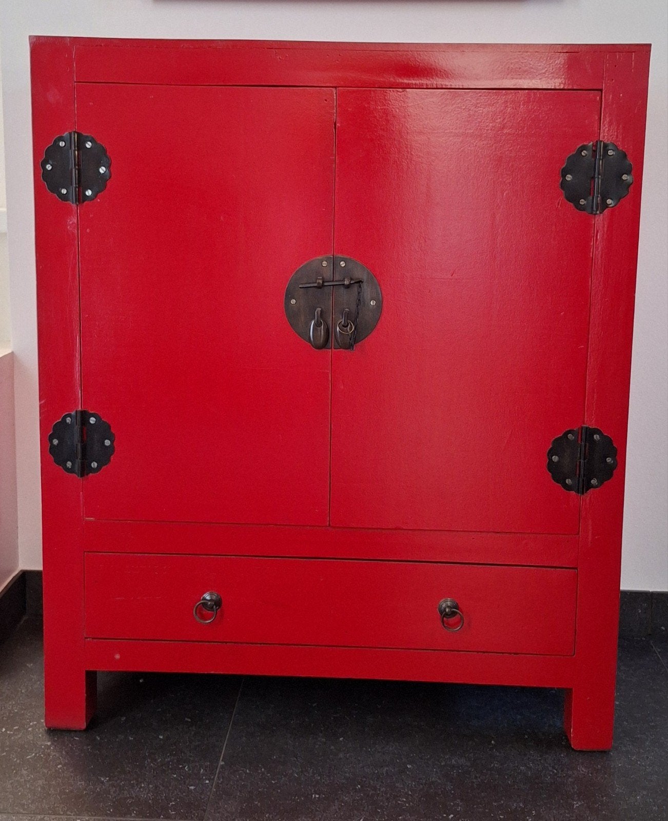 Kastje, chinese stijl,   hoog 80cm, breed 70 cm, diep 35 cm., Ophalen