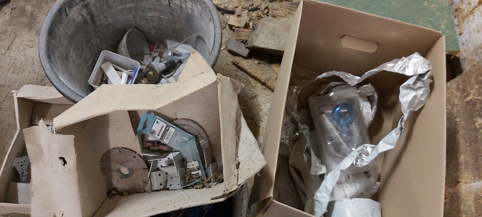gratis spullen. aanhanger, deuren, bouwmateriaal.etc, Ophalen