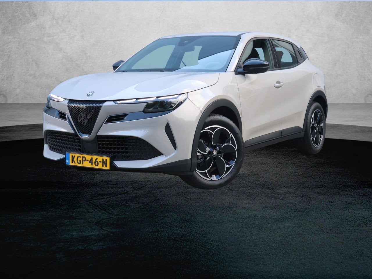 Alfa Romeo Junior Elettrica 54 kWh | ACCU 97,4% | Apple Carp, Automaat, Gebruikt, 156 pk, Parkeersensor