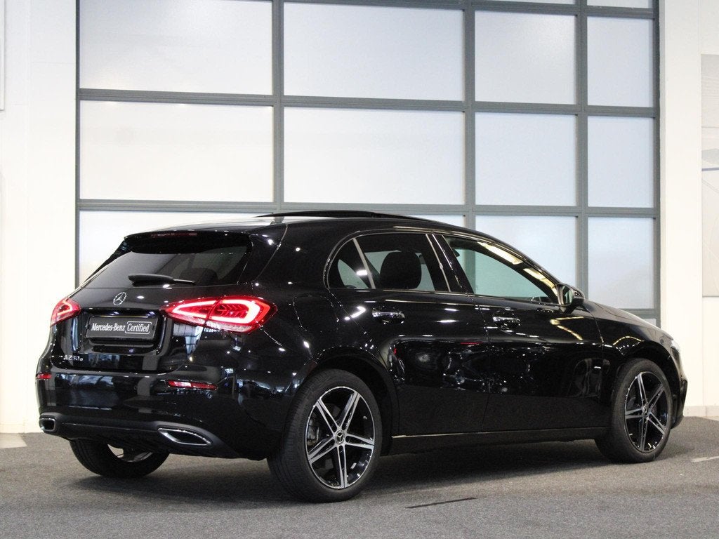 Mercedes-Benz A-Klasse Hatchback 250 e Luxury Line Panorama, Gebruikt, 4 cilinders, 16 kWh, Leder en Stof