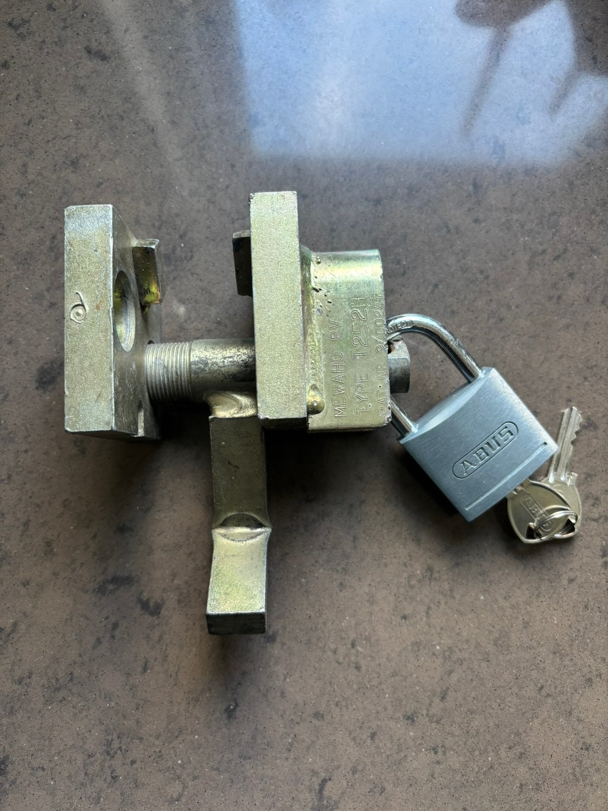 Mewaho Caravanslot / Disselslot met ABUS hangslot, Ophalen, Gebruikt