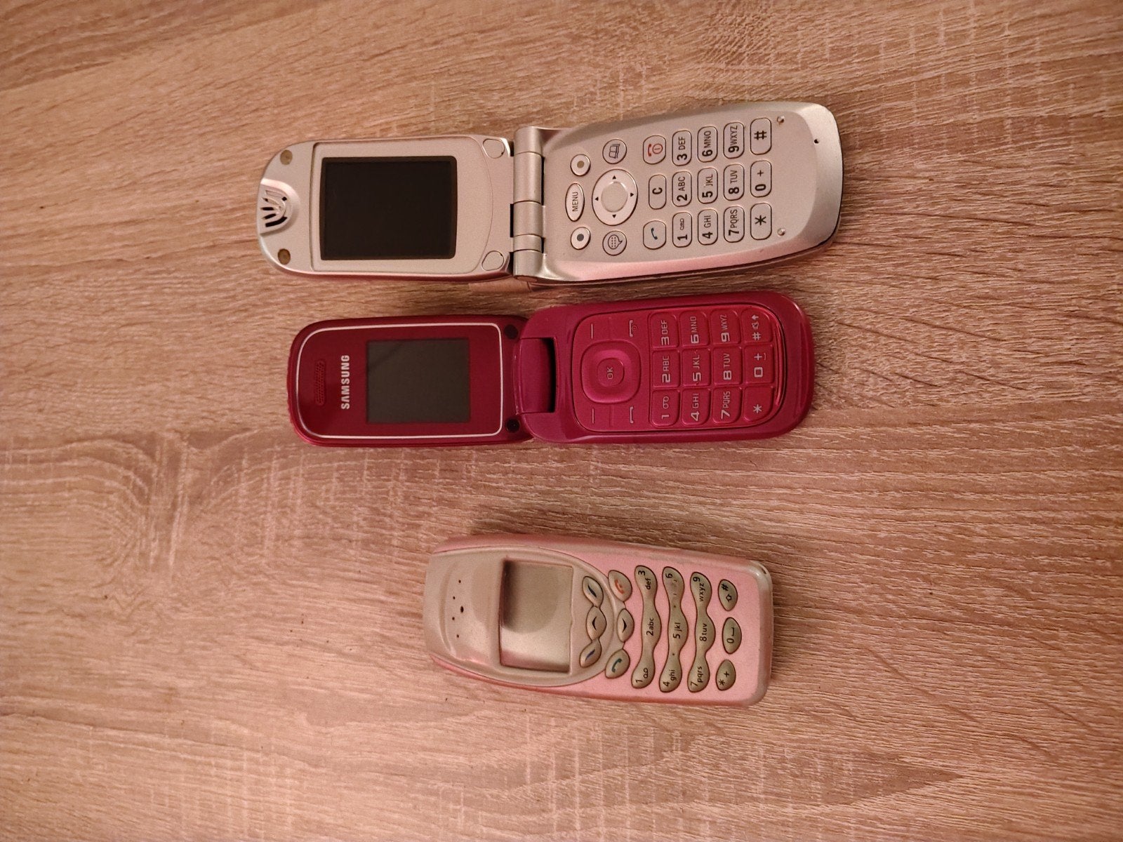 Oude mobiele telefoons - Nokia en Samsung (3 stuks), Telecommunicatie, Gebruikt, Geen camera, Ophalen of Verzenden, Klassiek of Candybar