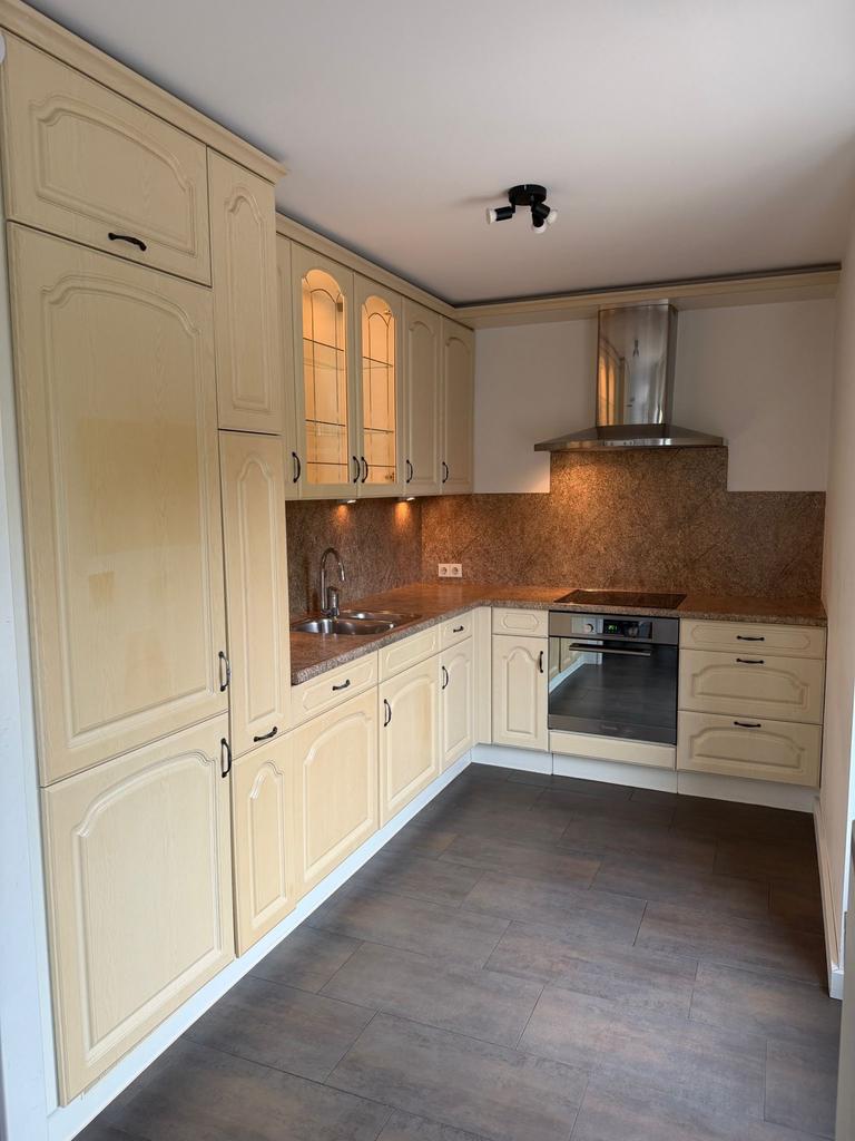 Gratis keuken, zelf verwijderen (9/10 mei), Huis en Inrichting, Keuken | Complete keukens, Ophalen, Gebruikt, Hoekkeuken, Kunststof