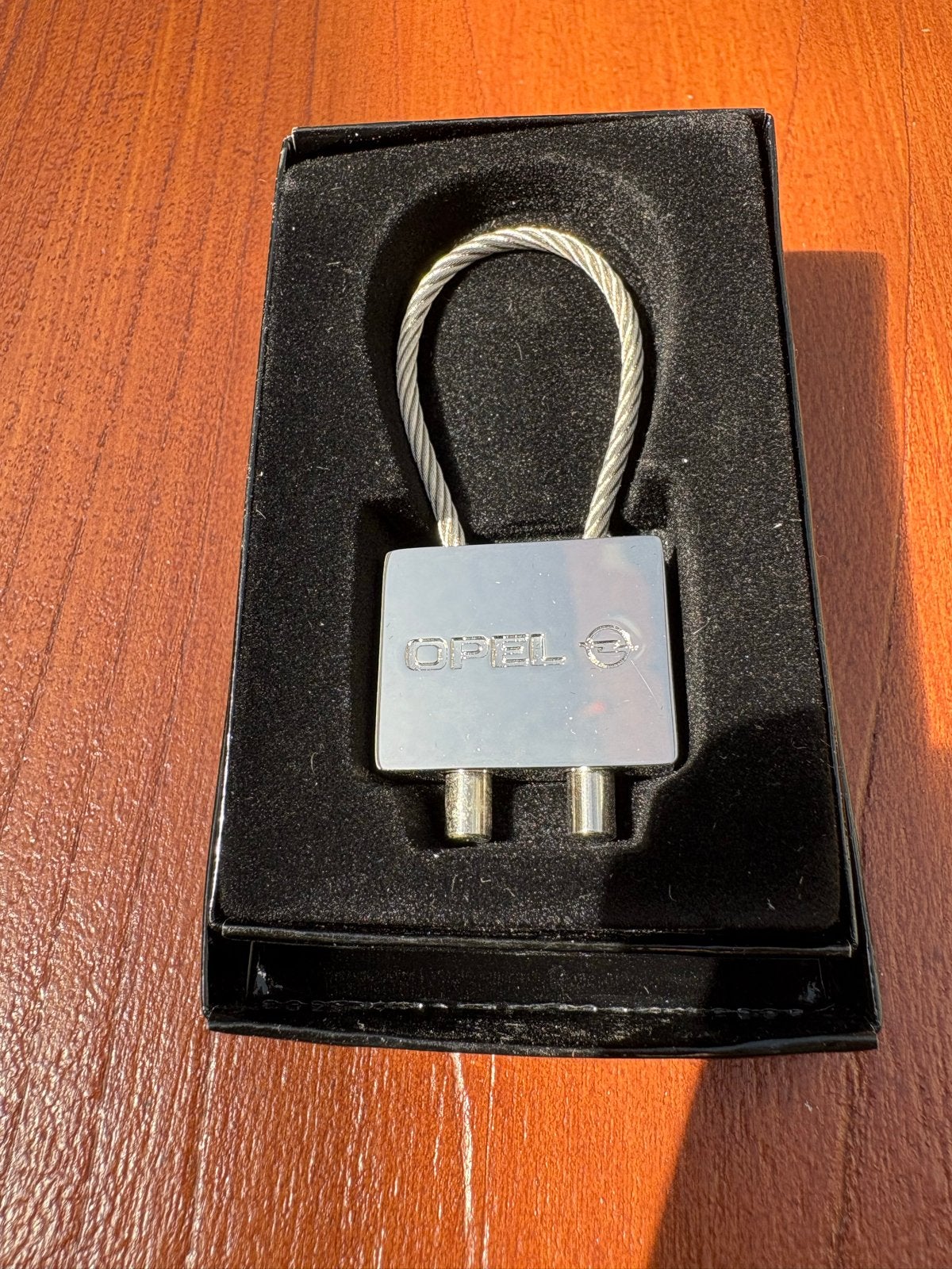 Opel sleutelhanger - Nieuw in doos, Ophalen of Verzenden, Nieuw, Merk