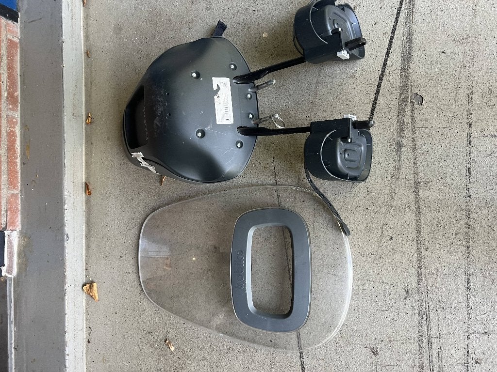 Bobike GO Mini voorzitje + windscherm donkergrijs, Ophalen, Gebruikt, Voetsteuntjes, BoBike