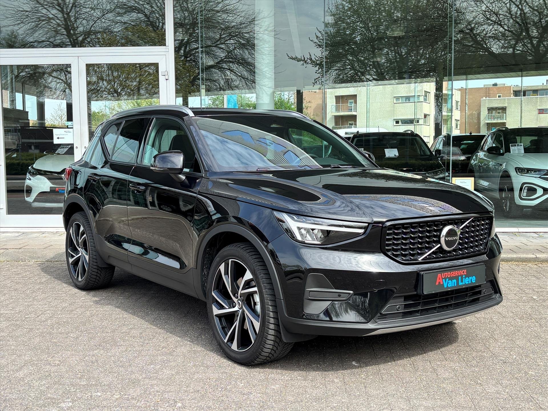 Volvo Xc40 2.0 B4 Core Business| Harman Kardon| Camera|Blis|, Gebruikt, 4 cilinders, Alcantara, Zwart