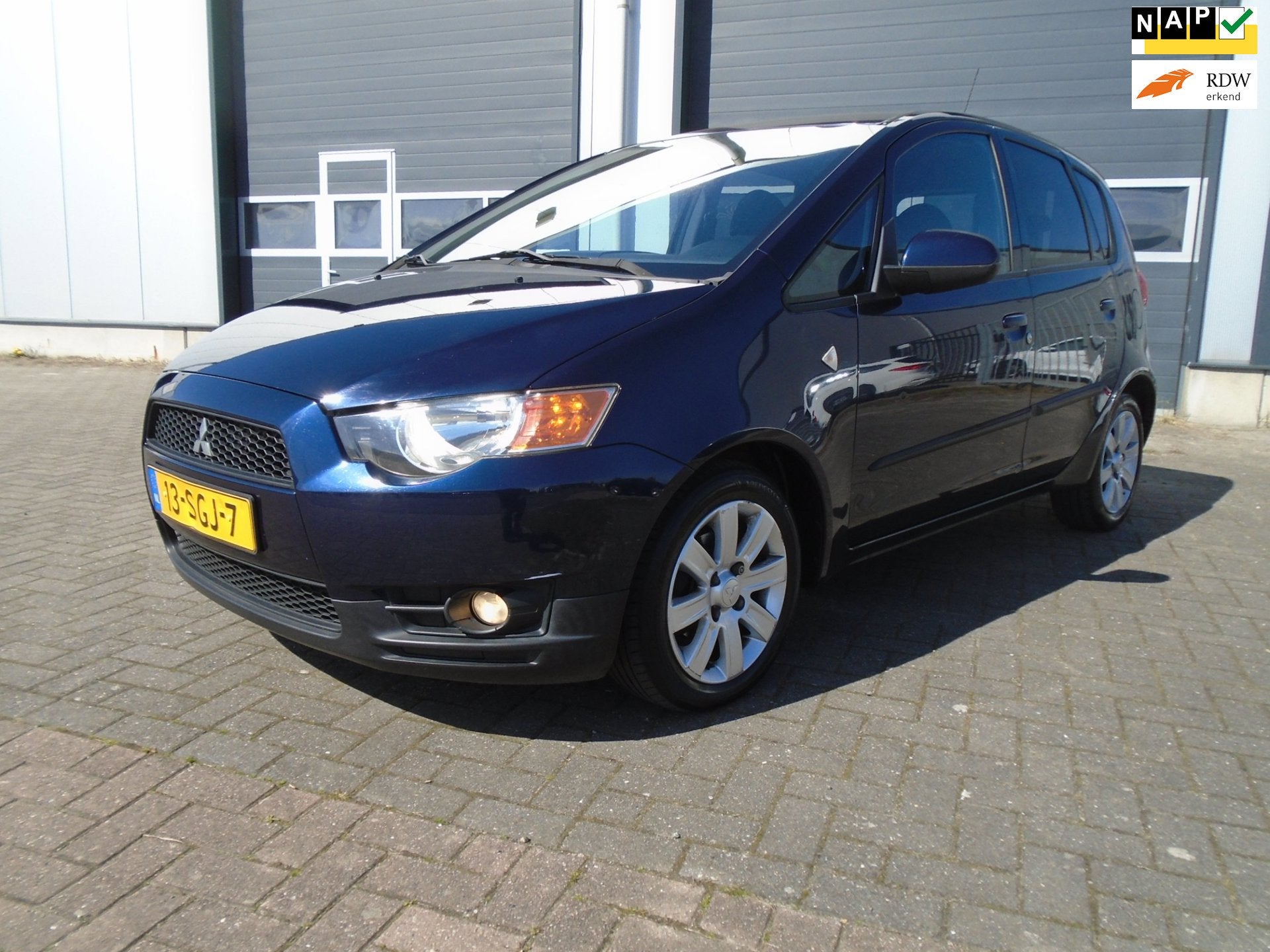 Mitsubishi Colt 1.3 Edition Two airco cruise 5 deurs nieuwe, Auto's, Voorwielaandrijving, Gebruikt, 31 €/maand, Blauw