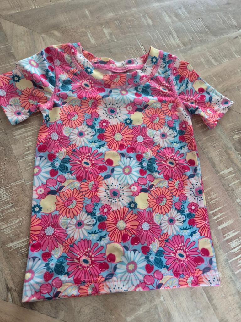 Z.g.a.n Osaga zwemshirt maat 110, Kinderen en Baby's, Kinderkleding | Kinder-zwemkleding, Bikinitopje, Osaga, Ophalen of Verzenden
