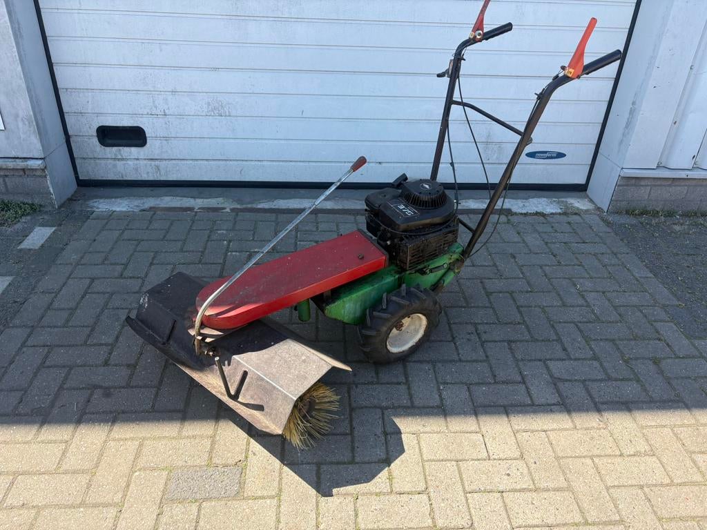 Veegmachine opknapper, Tuin en Terras, Ophalen, Zo goed als nieuw