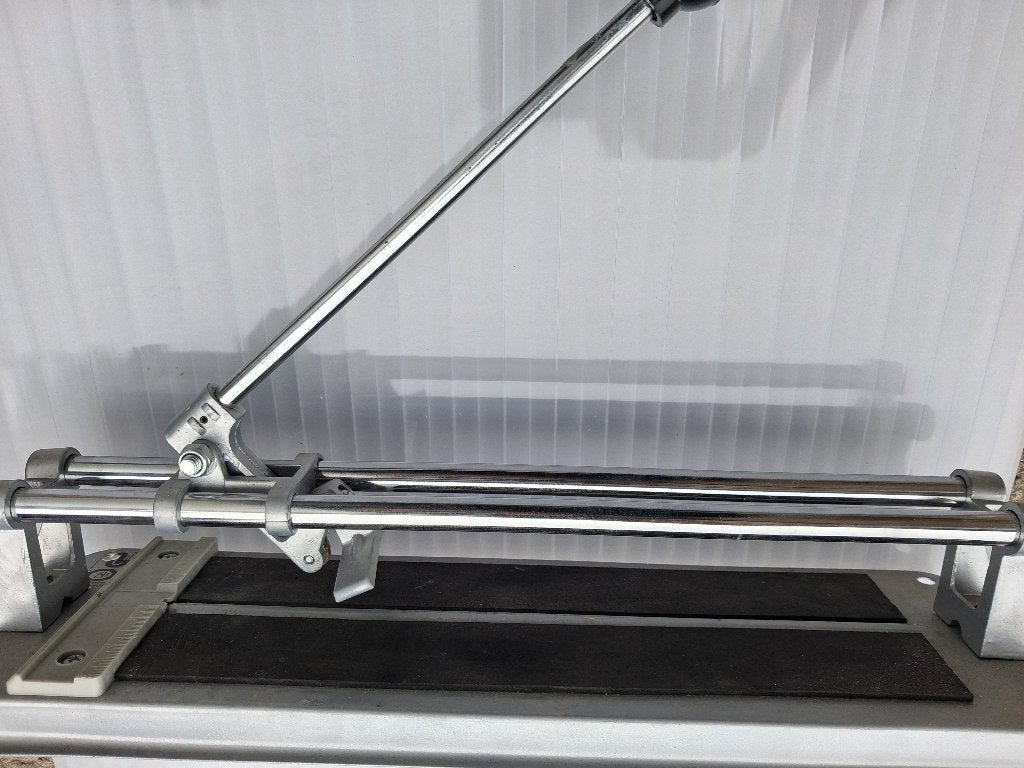 Tegelsnijder voor de kleinere tegels., Doe-het-zelf en Verbouw, Gereedschap | Handgereedschap, Ophalen of Verzenden, Zo goed als nieuw