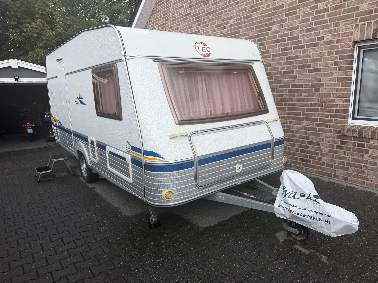 TEC Tour 490 met stapelbed, mover en 2x Isabella tent, Caravans en Kamperen, Caravans, Stapelbed, Treinzit, 750 - 1000 kg, Particulier