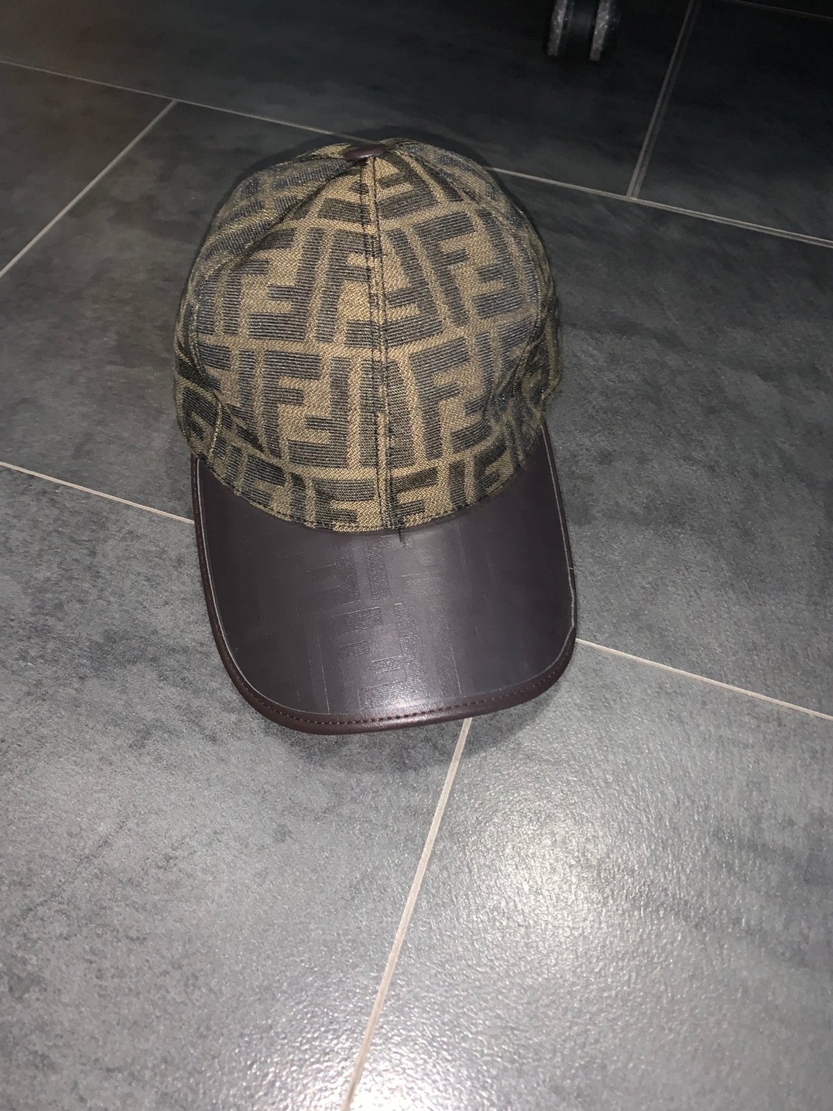 Fendi pet, Kleding | Heren, Ophalen of Verzenden, Zo goed als nieuw