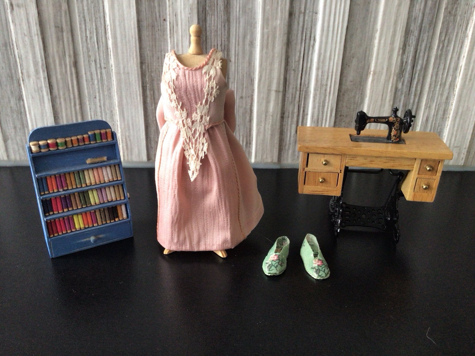 Miniatuur Naaiatelier Set 1:12 - Poppenhuis Accessoires, Ophalen of Verzenden, Zo goed als nieuw, Decoratie
